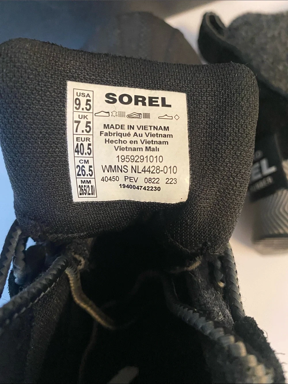Sorel Woman’s Out N About Black and Gray Waterproof Duck Boots Size 9.5